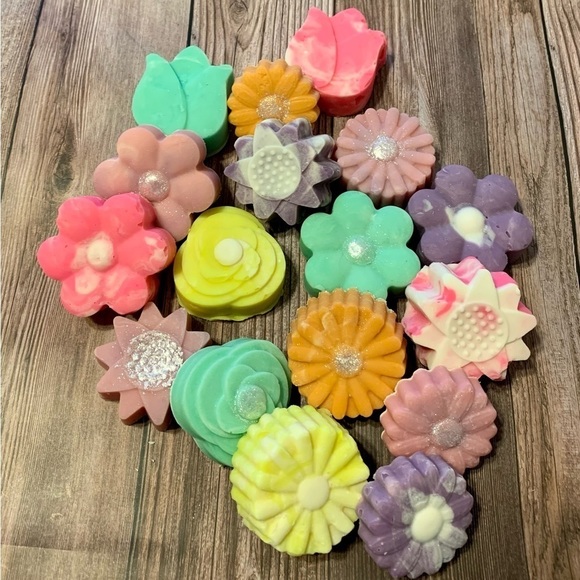 Set Of 2 Hand Crafted Artisan Soap Flowers - Your Choice of Pretty Spring Colors - Picture 5 of 5
